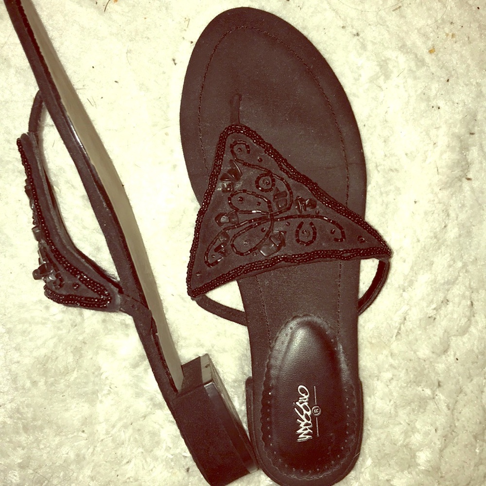 Decorative go anywhere thongs w/ 3/4” heel!💕